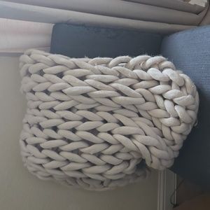 Merono 100% wool hand knitted blanket